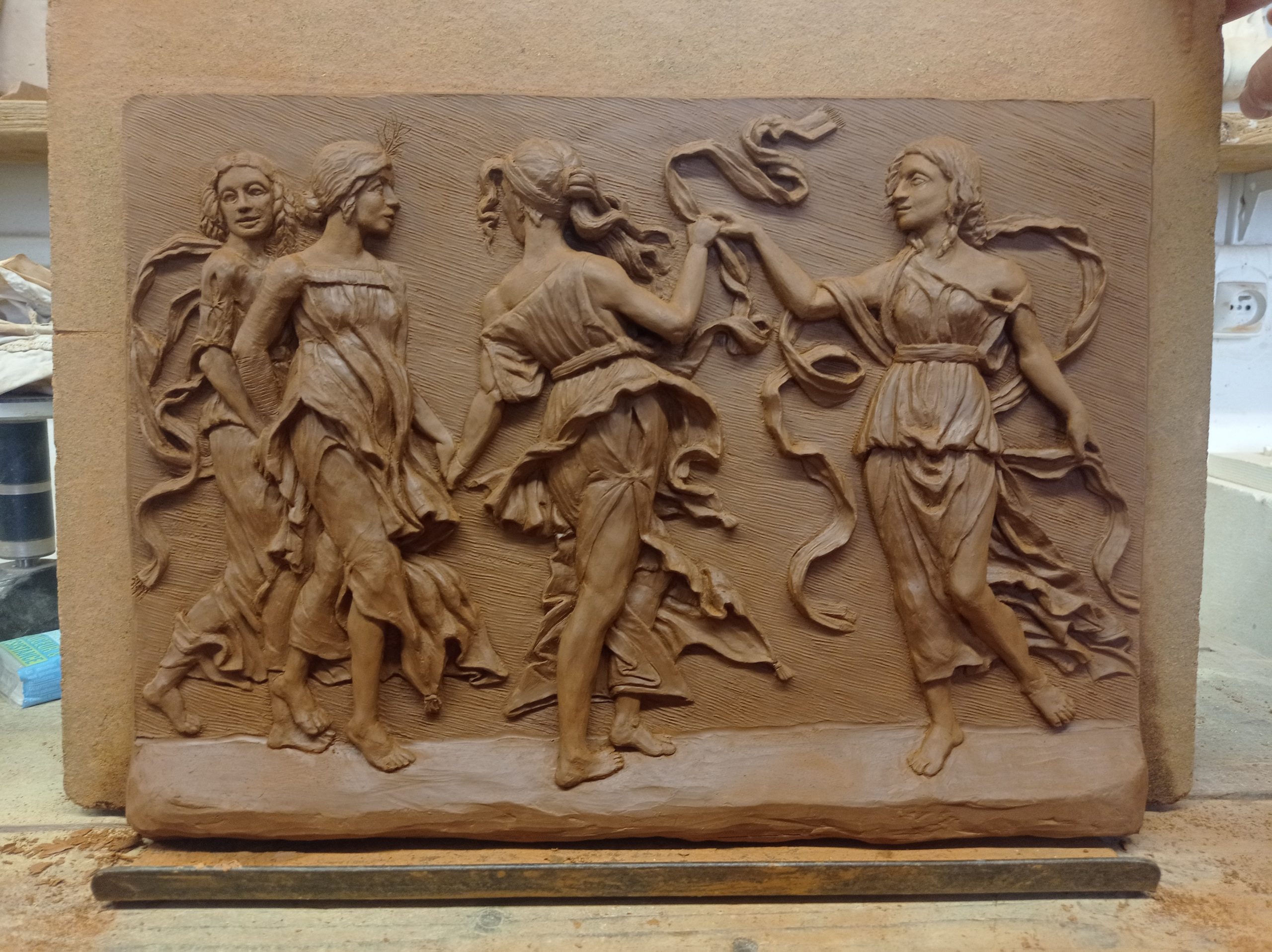 Bas-relief en argile d’après une gravure d’Andrea Mantegna 15ème siècle Bas-relief en argile d'après une gravure d'Andrea Mantegna 15ème siècle